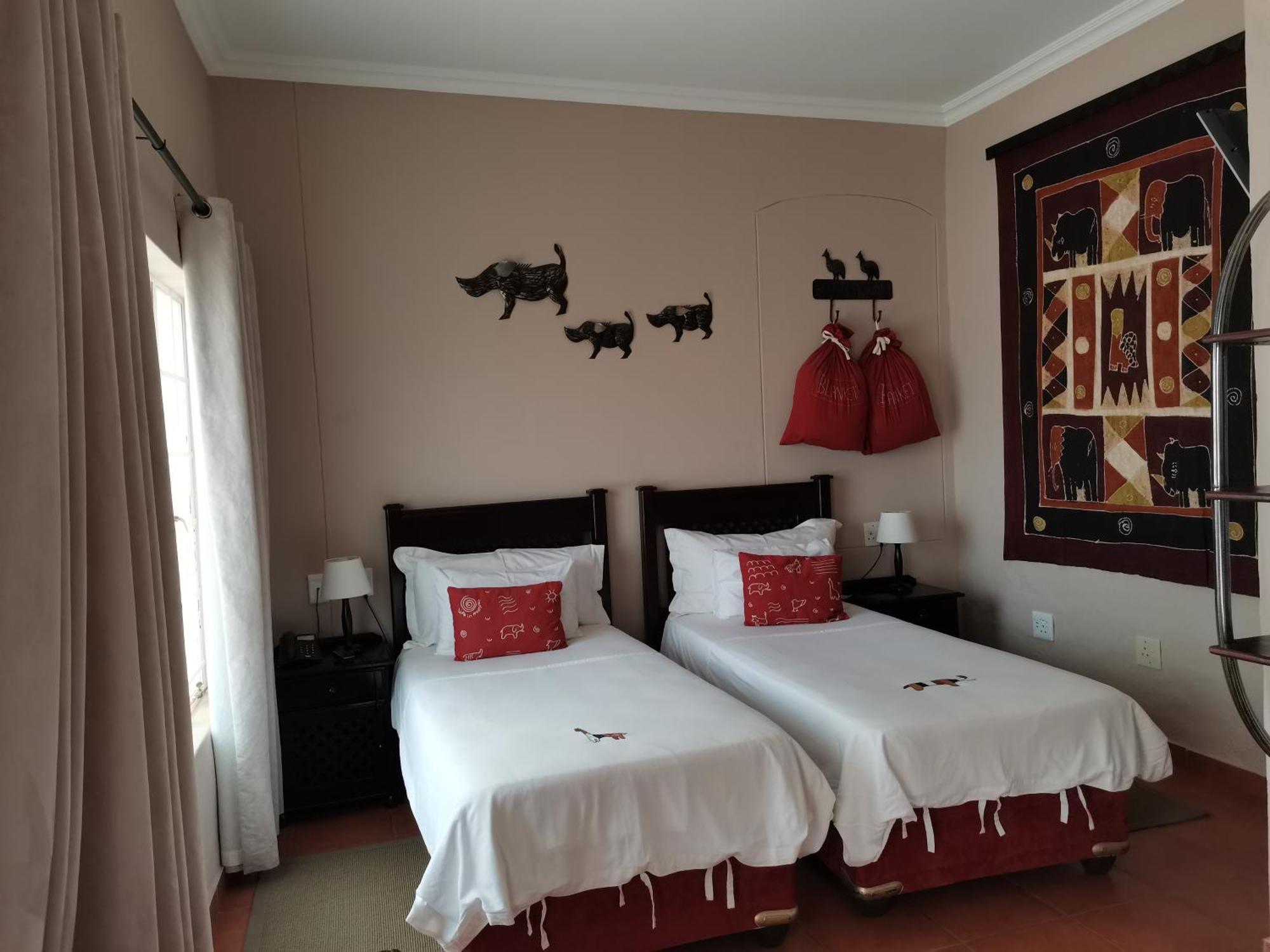 Londiningi Guesthouse Windhoek Exterior photo